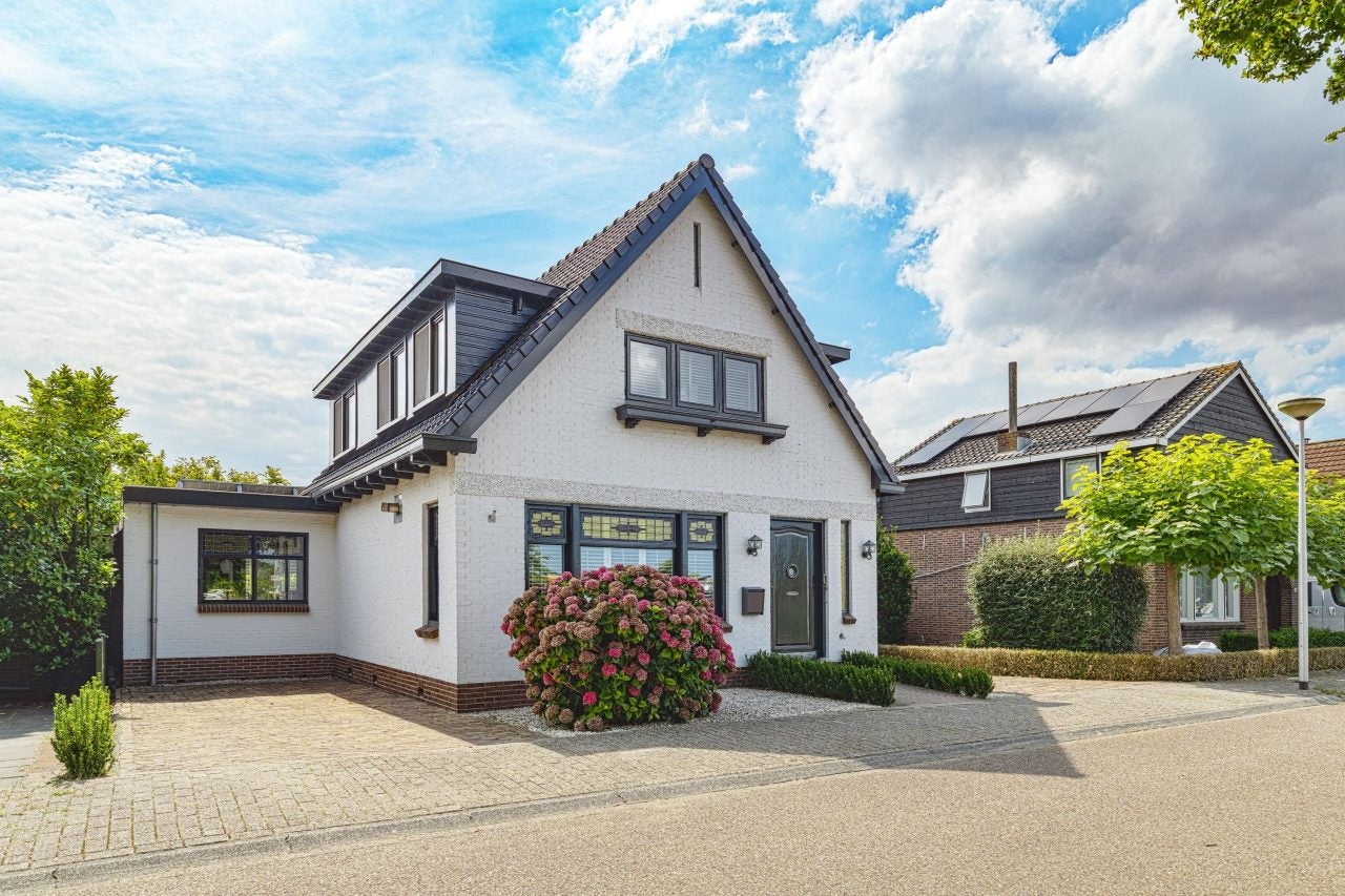Huis Gebroken Meeldijk 15 in Barendrecht