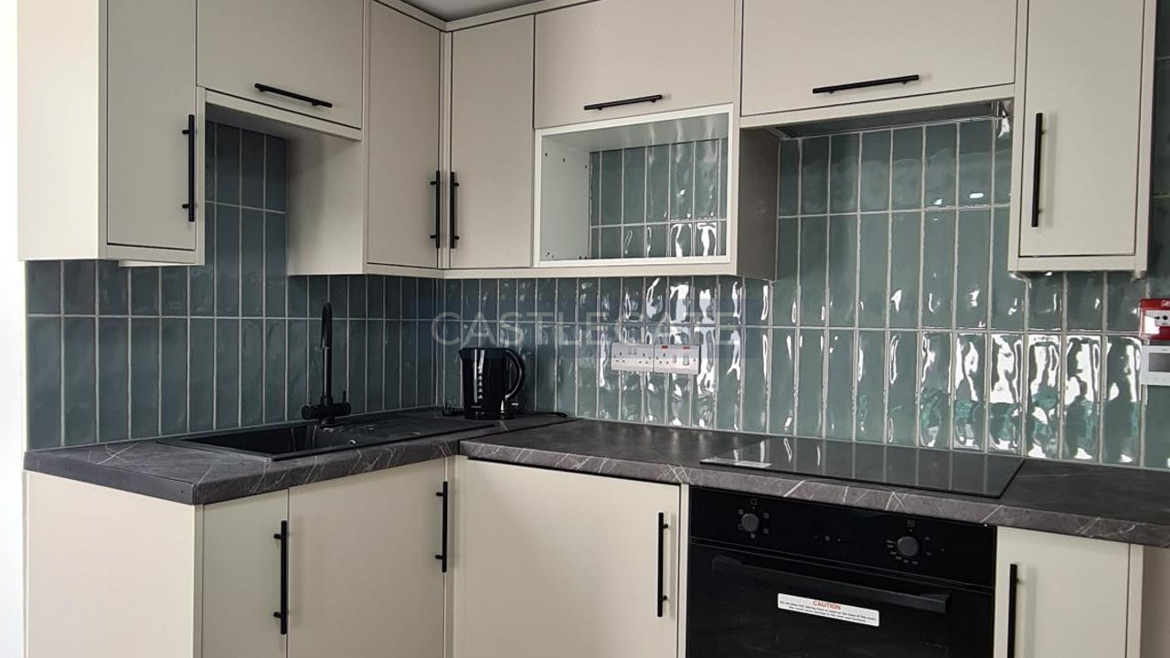 Flat Colne Street in Huddersfield