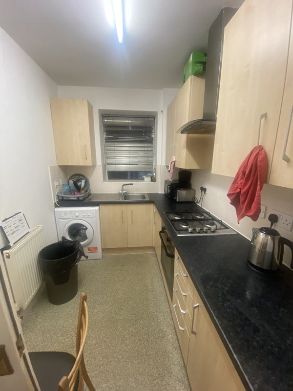 Room Myrdle Street in Greater London