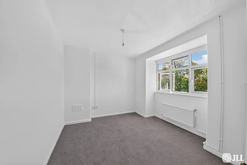 Flat Howson Terrace in Greater London