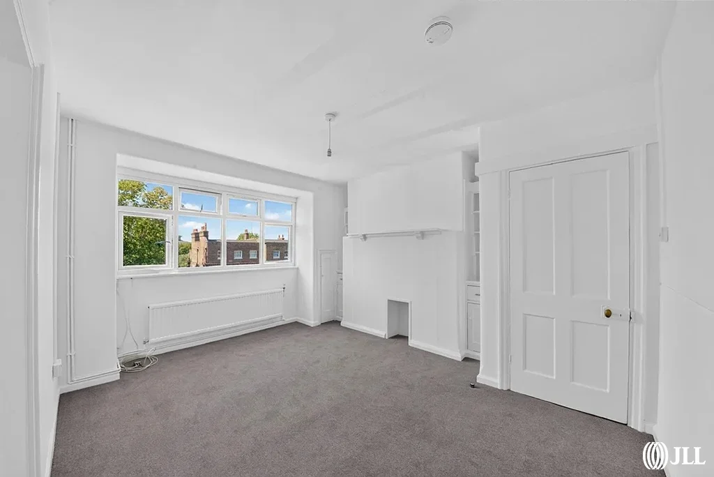 Flat Howson Terrace in Greater London