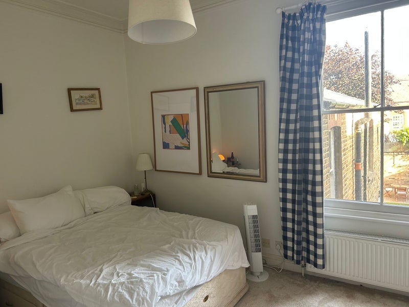 Room Emmanuel Road in Greater London