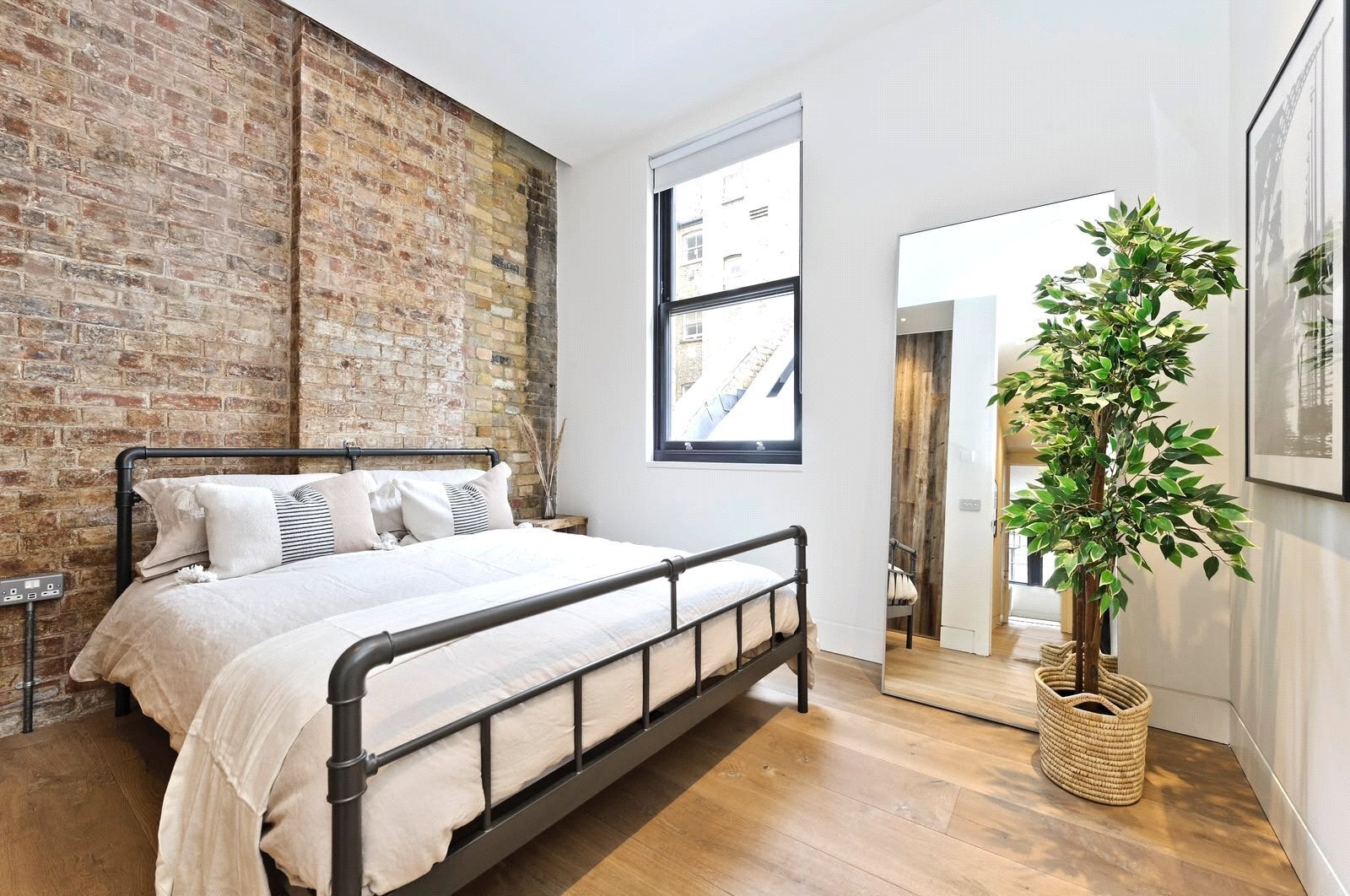 Flat Great Titchfield Street in City of Westminster