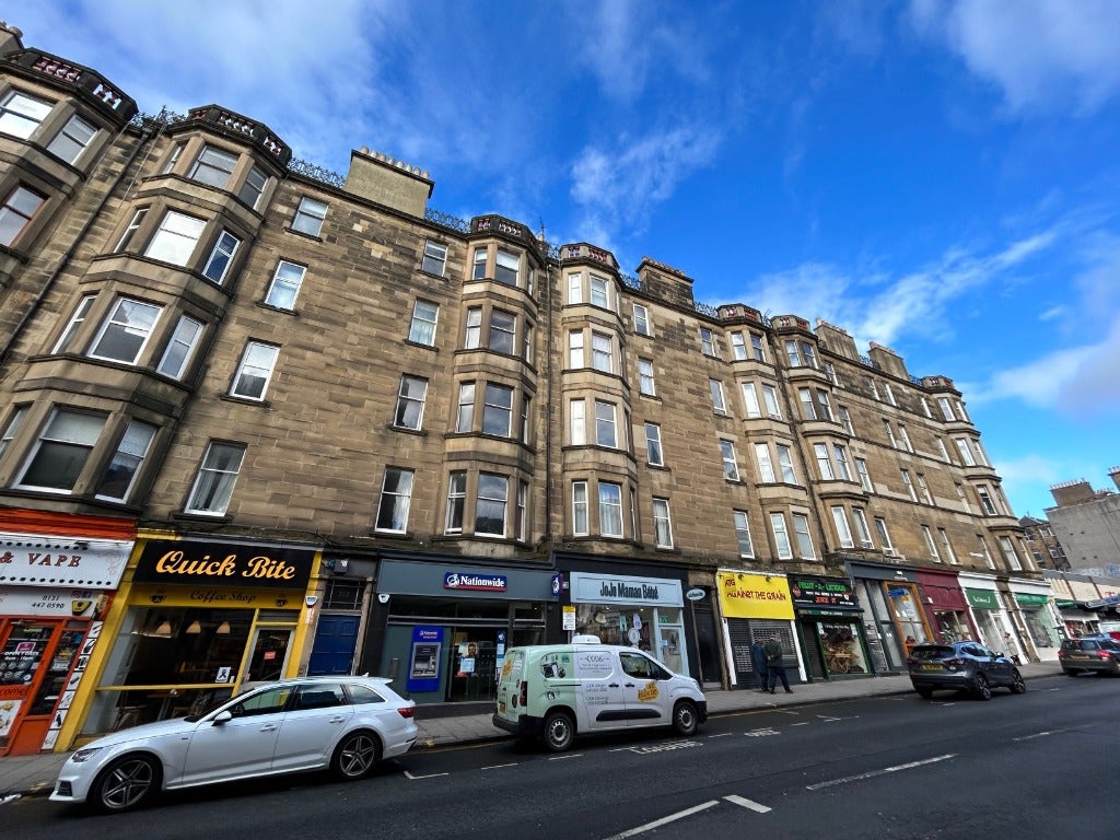 Flat Morningside Road in City of Edinburgh