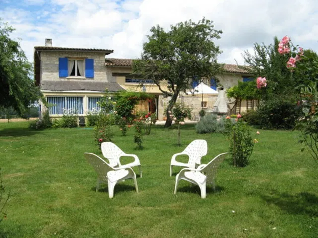 Chambre Place Angeline Beausoleil à Peyrière