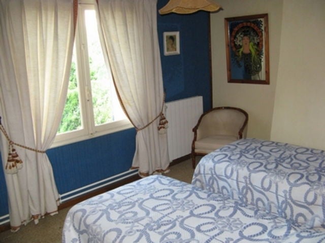 Chambre Place Angeline Beausoleil à Peyrière