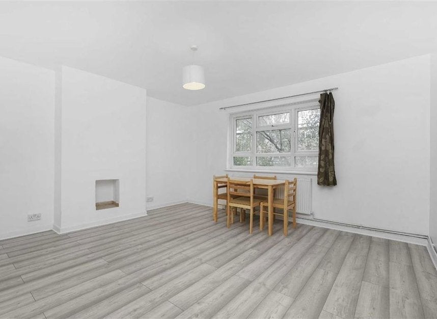 Flat New North Road in Greater London