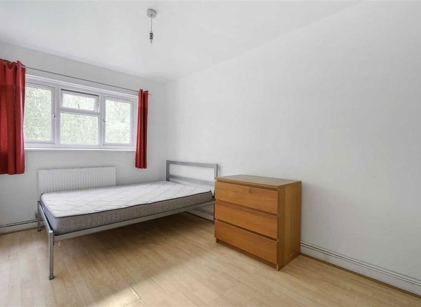 Flat New North Road in Greater London