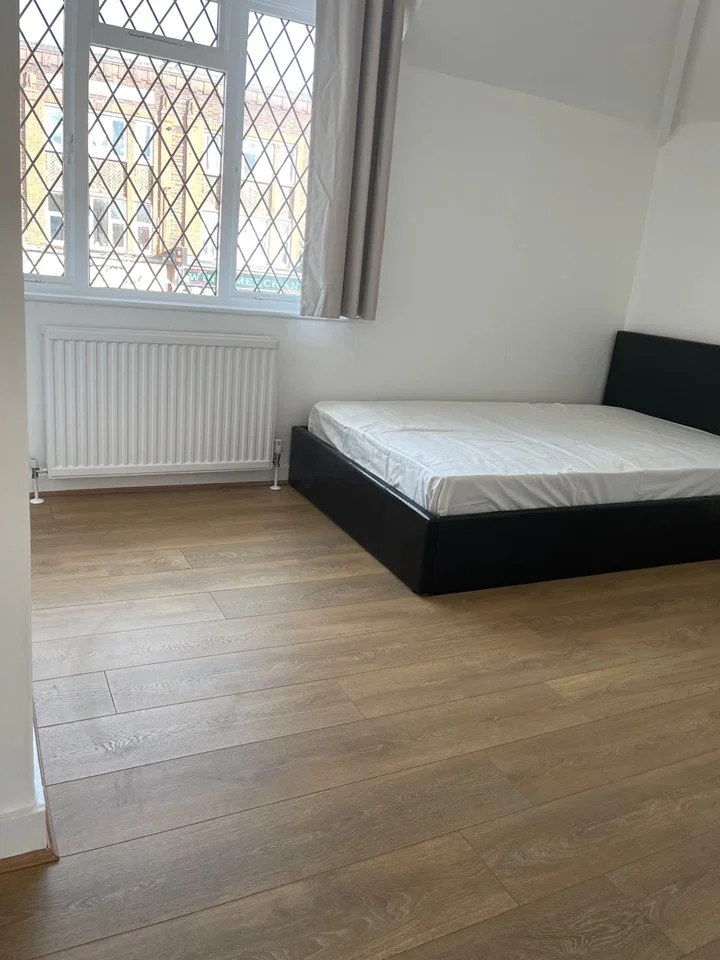 Room Acacia Road in Greater London