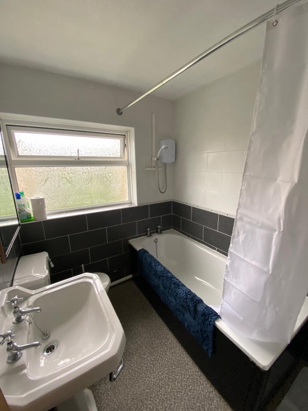 Room Shellard Road in Bristol