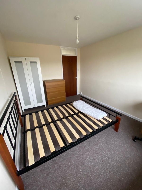 Room Shellard Road in Bristol