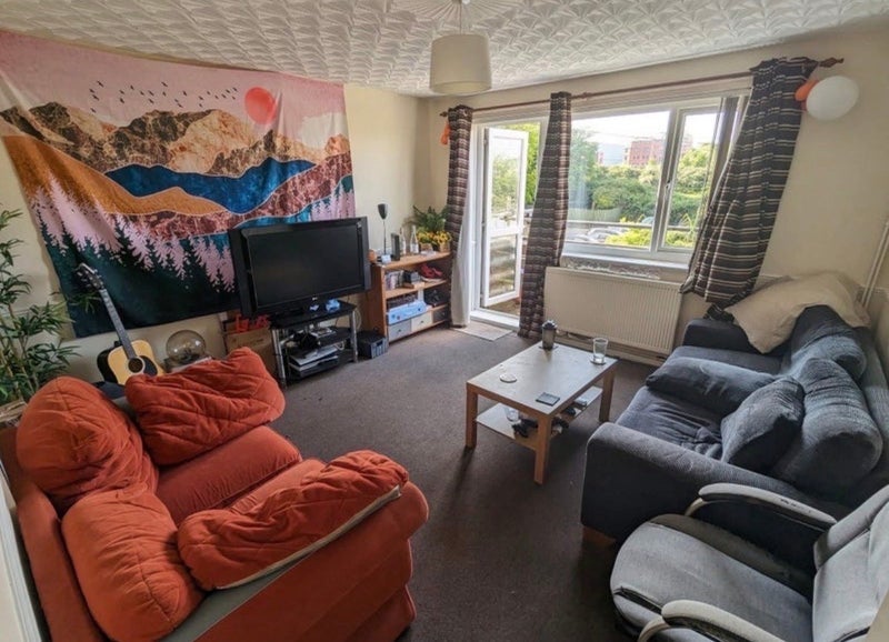 Room Shellard Road in Bristol