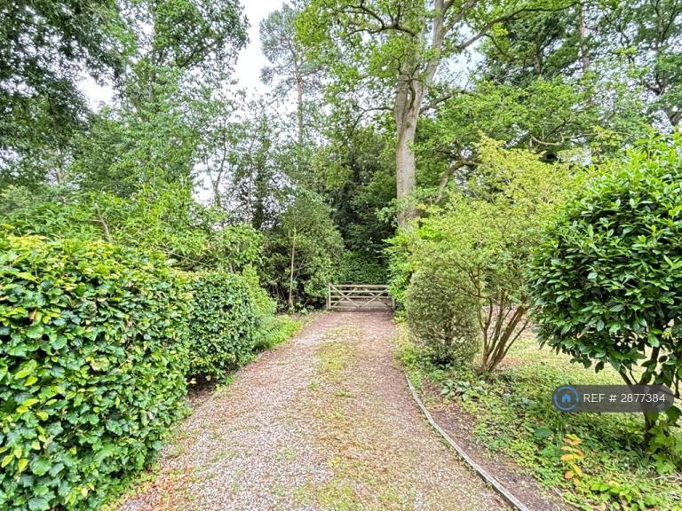 House Tile Barn in Basingstoke and Deane