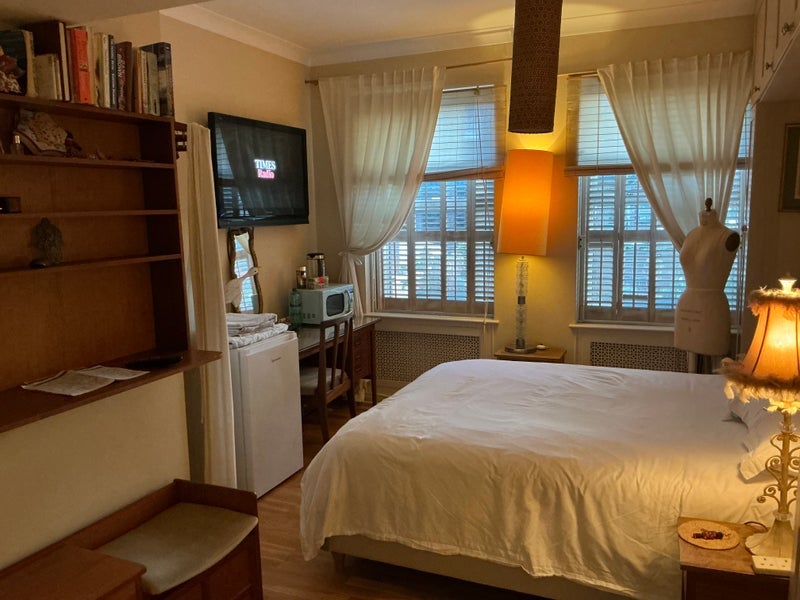 Room Latimer Road in Greater London