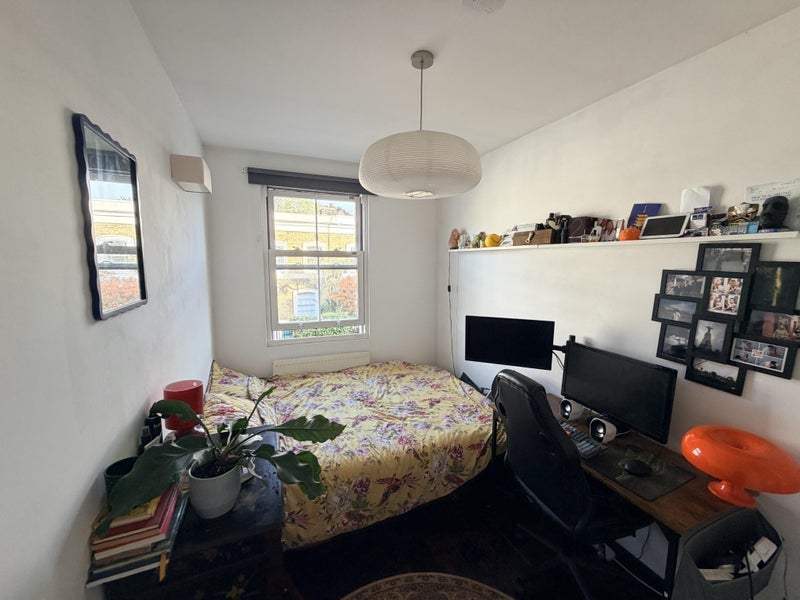Room Baring Street in Greater London