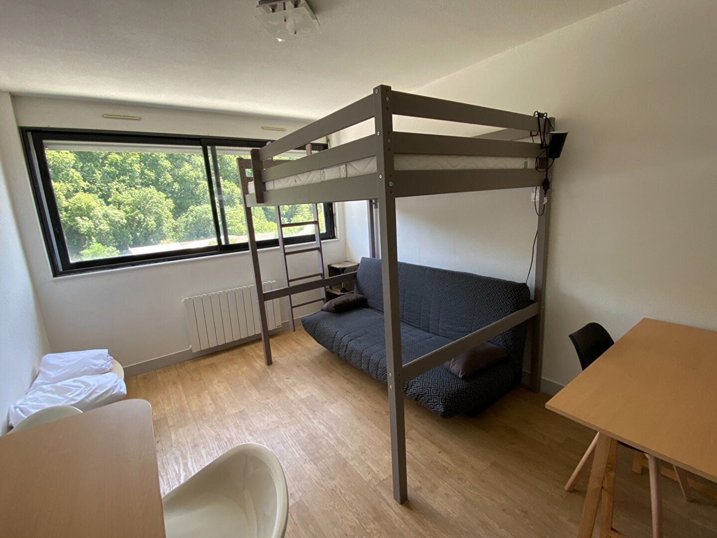 Room Rue Barbès in Bourges
