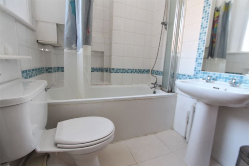 Flat Lancaster Road in Greater London