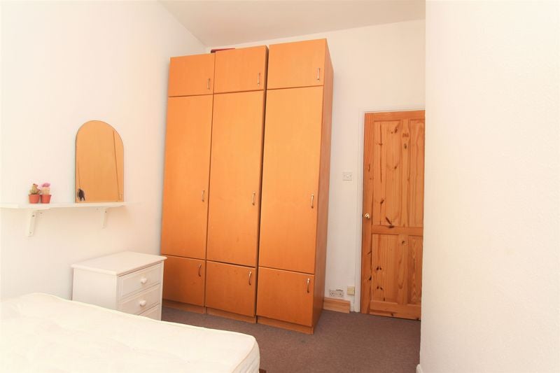 Flat Lancaster Road in Greater London