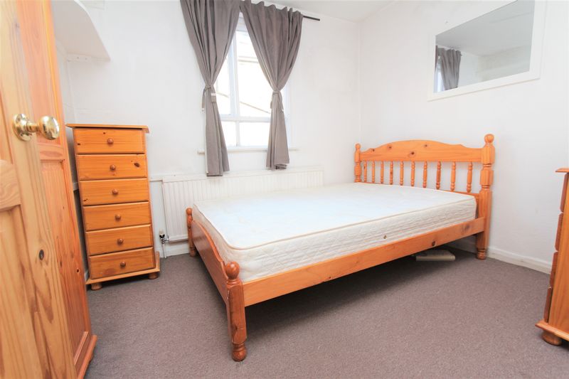Flat Lancaster Road in Greater London