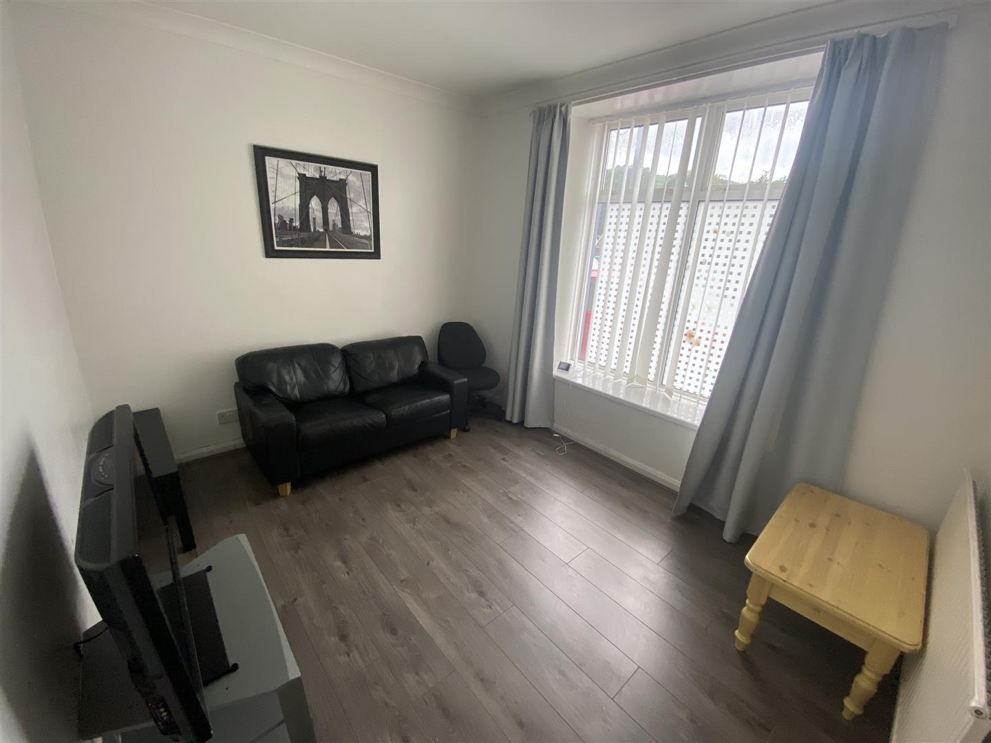 Flat Castle Street in Pontypridd