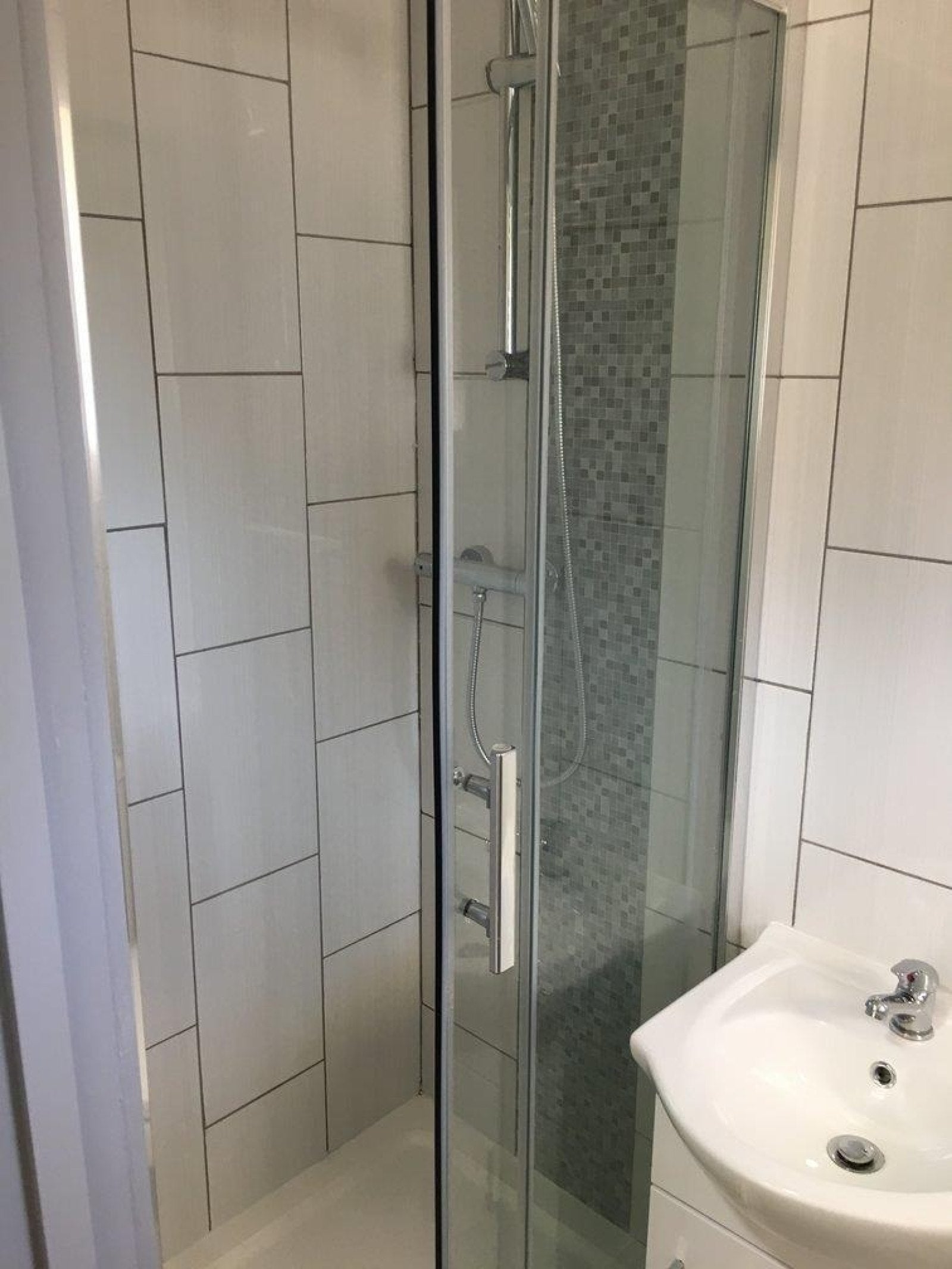Room Saxton Close in Nottingham