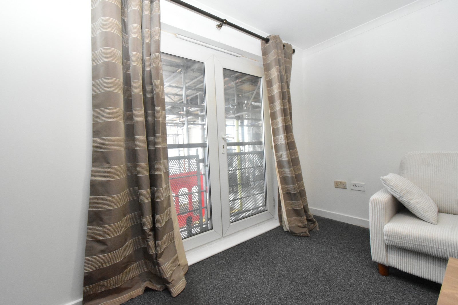 Flat Northwick Road in Greater London
