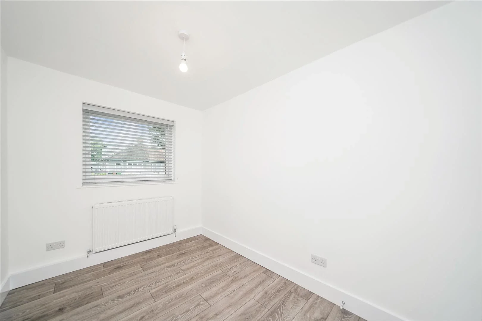 Flat Sinclair Road in Greater London