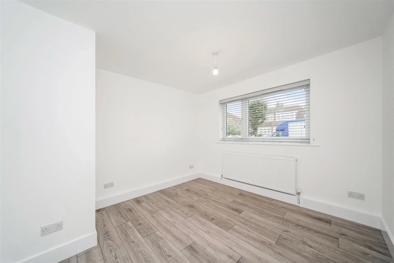 Flat Sinclair Road in Greater London