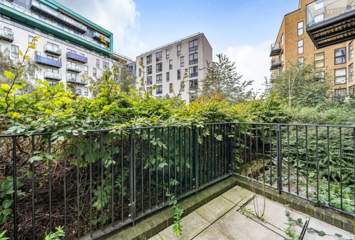 Flat Conington Road in Greater London