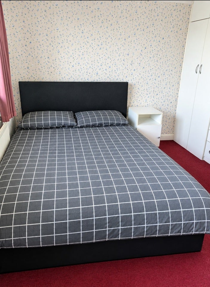 Room York Road in Crawley