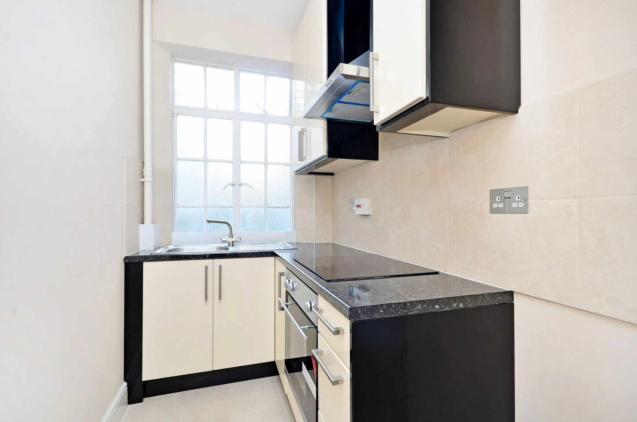 Flat Upper Woburn Place in Greater London
