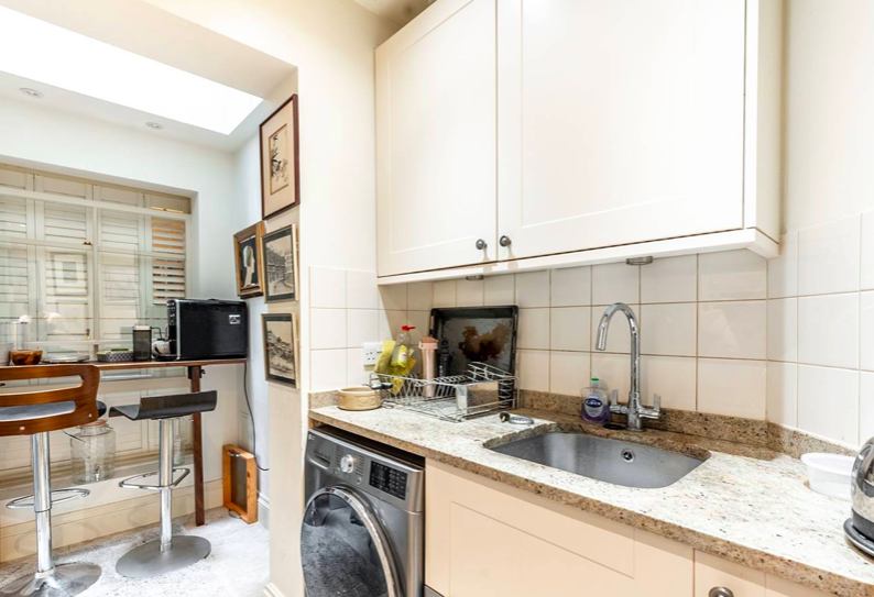 Room Charlwood Street in City of Westminster
