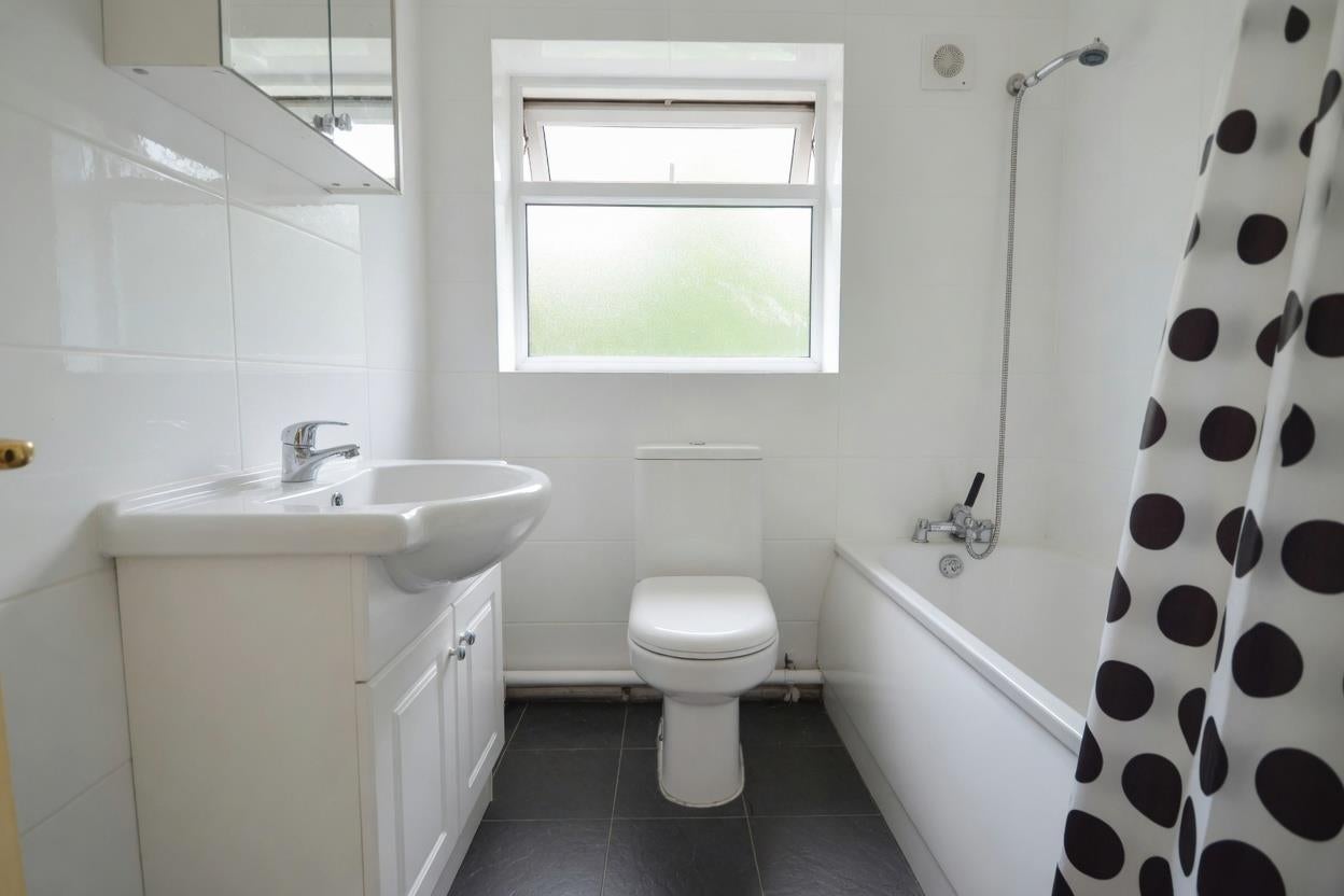 House Worcester Crescent in Greater London