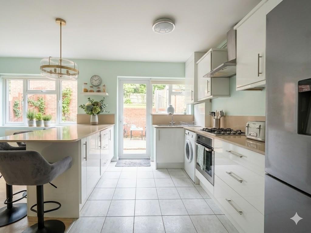 House Worcester Crescent in Greater London
