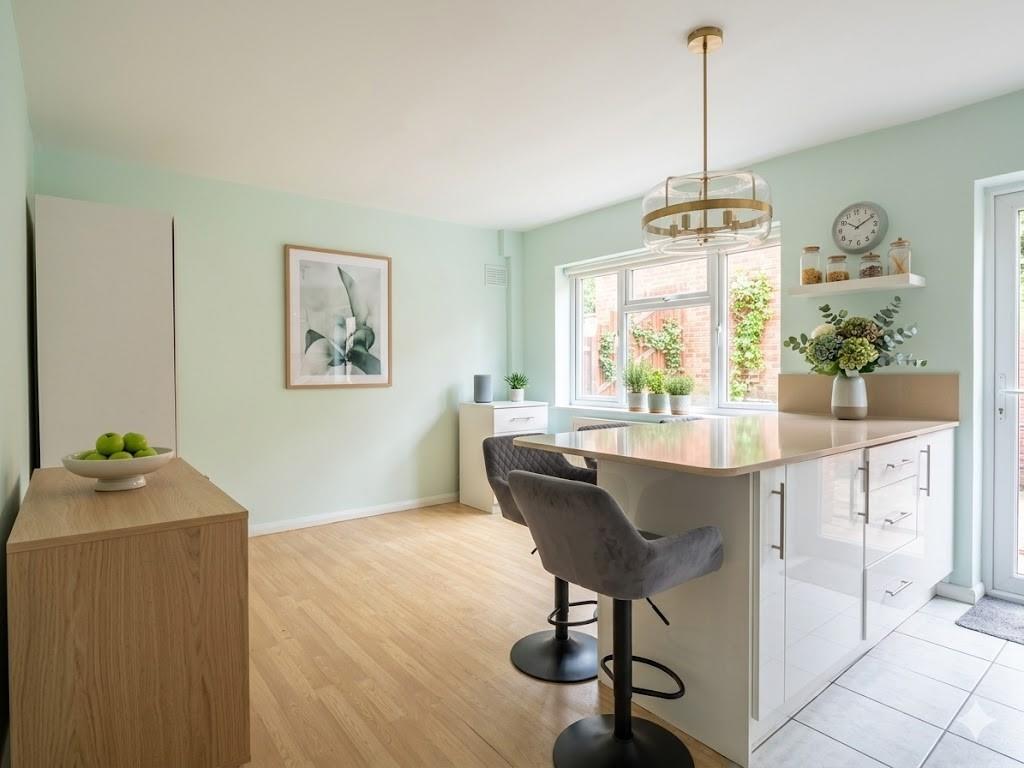 House Worcester Crescent in Greater London