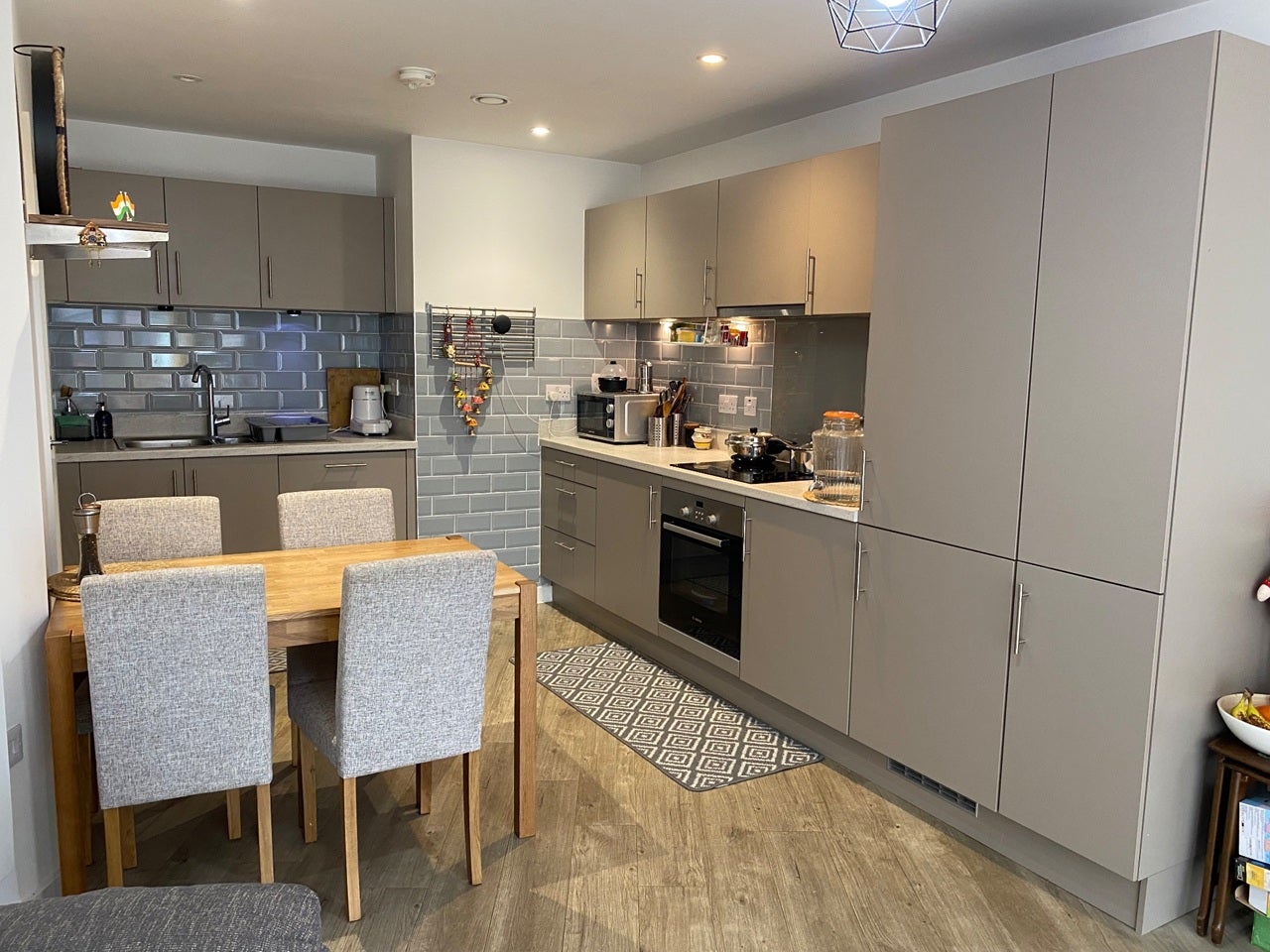 Flat Ifield Road in Crawley