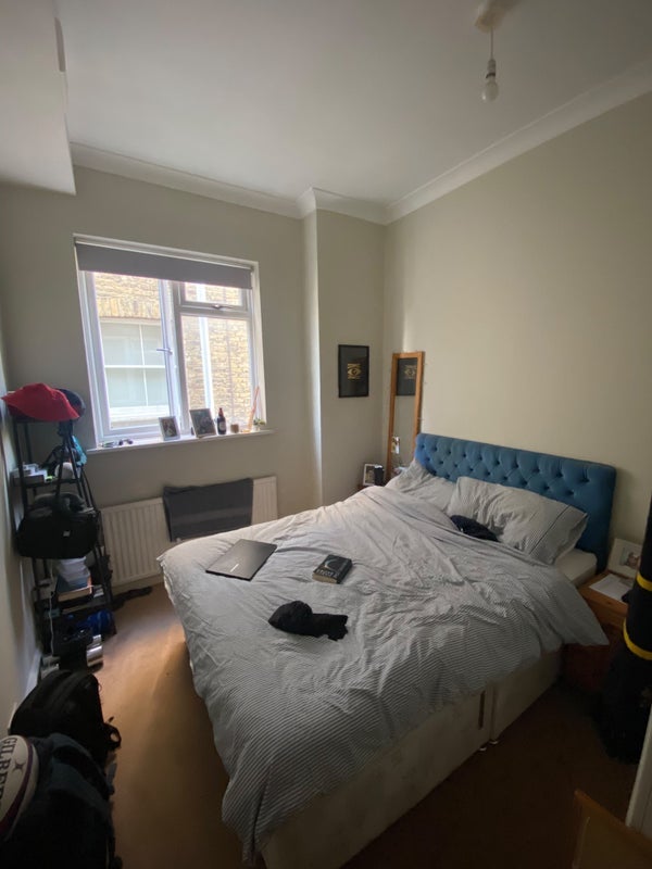 Flat Routh Road in Greater London