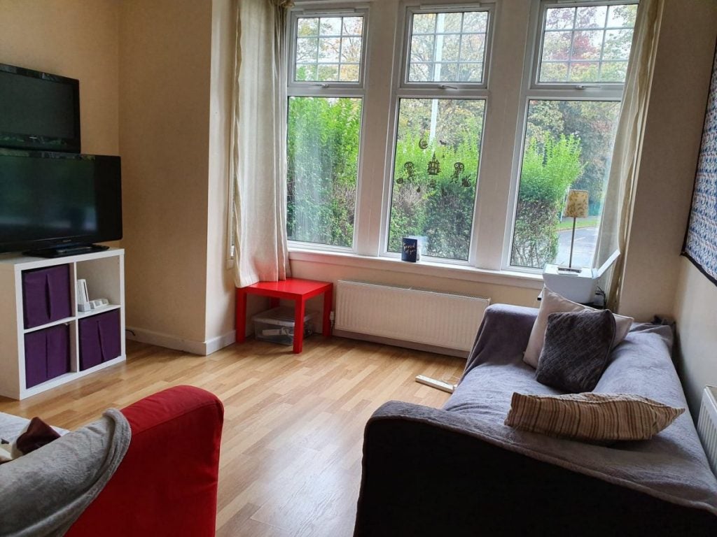 Flat Kirkstall Lane in Leeds