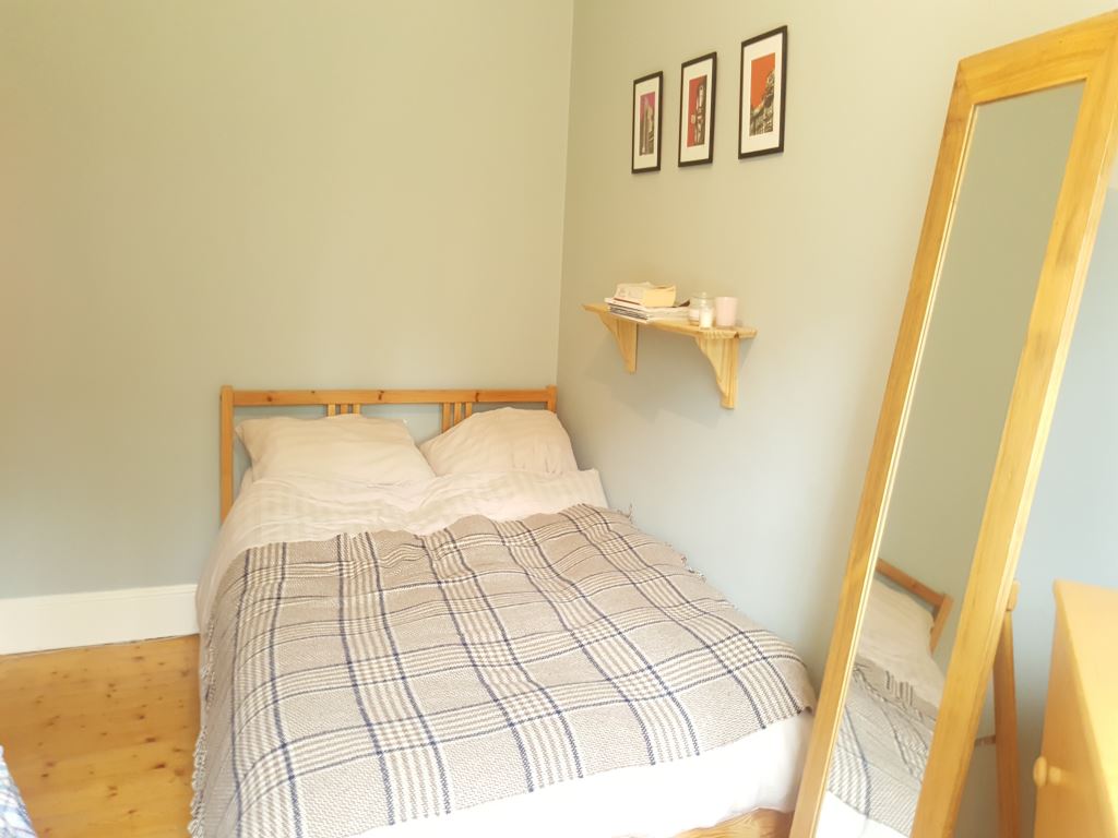 Flat Alderbank Place in City of Edinburgh