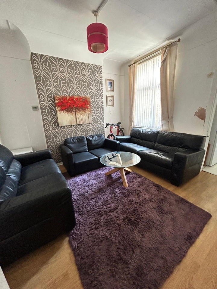 Room Orwell Road in Liverpool