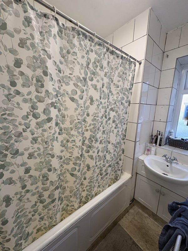 Room Balham Hill in Greater London