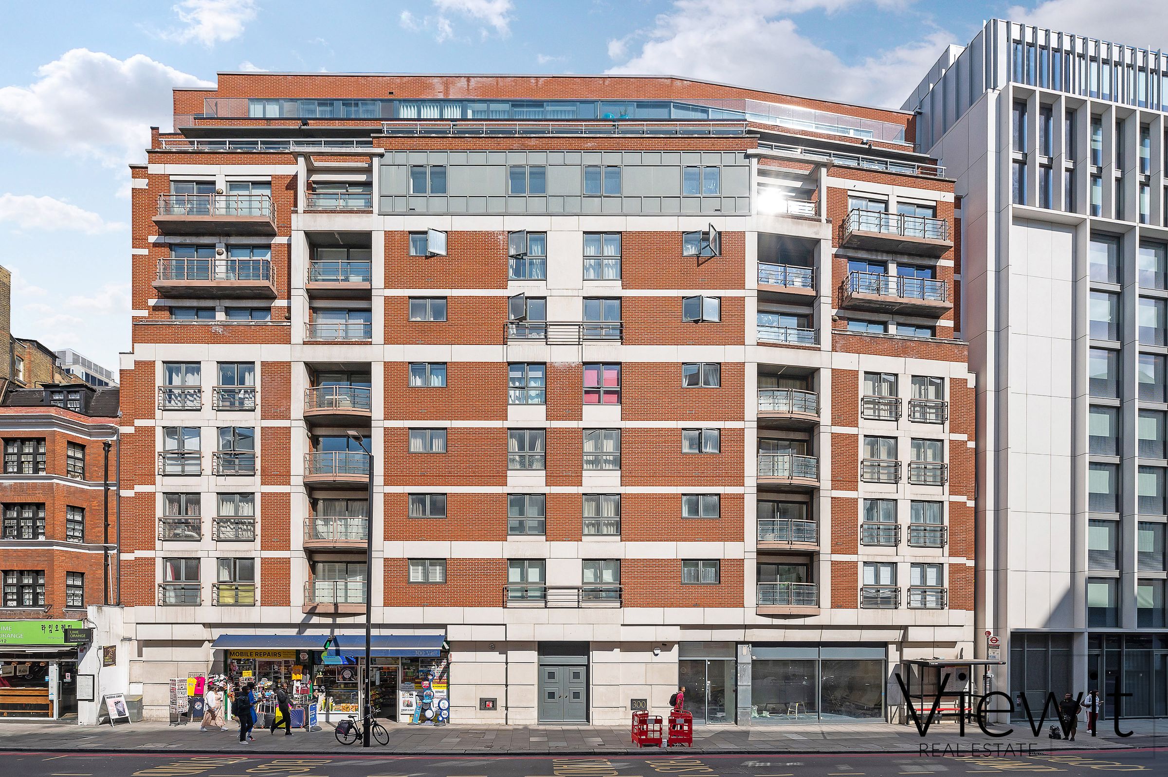 Flat King's Scholars' Passage in City of Westminster