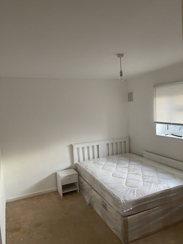 Room The Dashes in Harlow