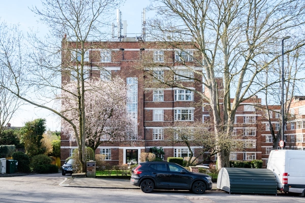 Flat Page's Hill in Greater London