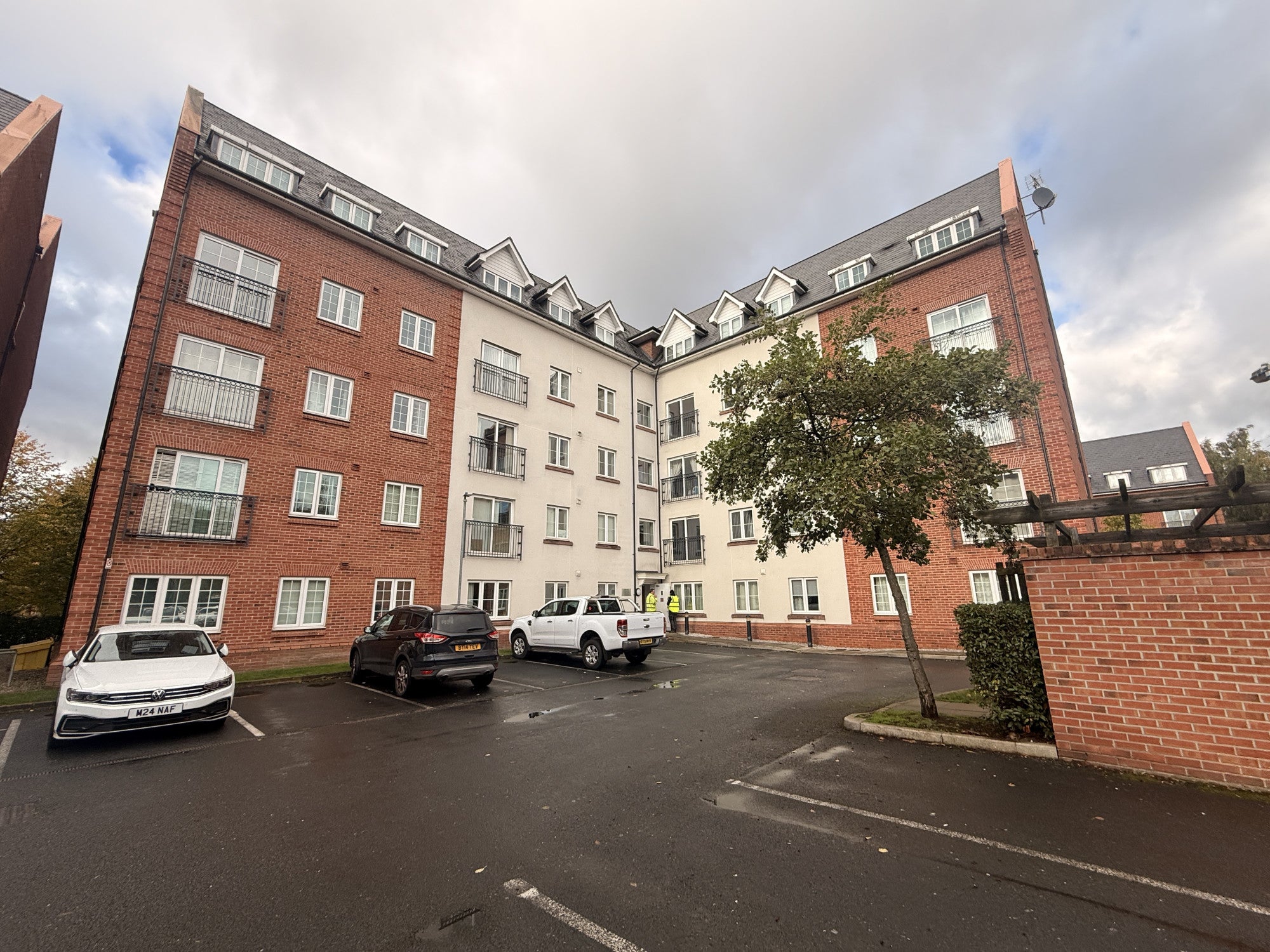 Flat Greenings Court in Warrington