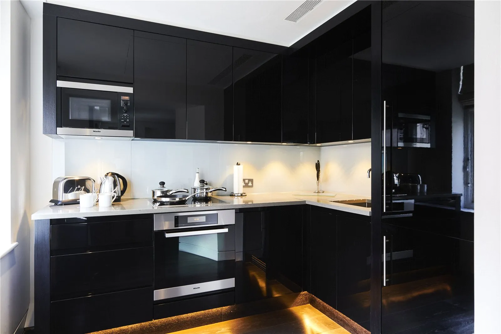 Flat Duke Street in City of Westminster