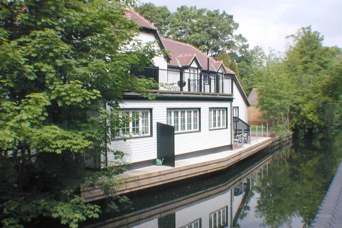 House Lower Cookham Road in Maidenhead