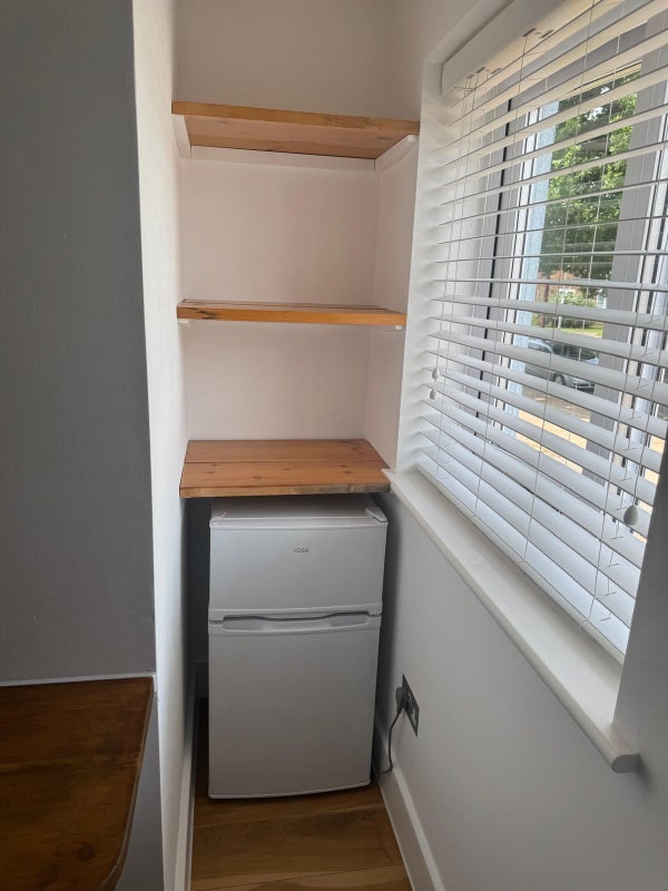 Room Clickett End in Basildon