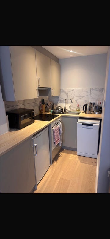 Room Elgin Avenue in City of Westminster