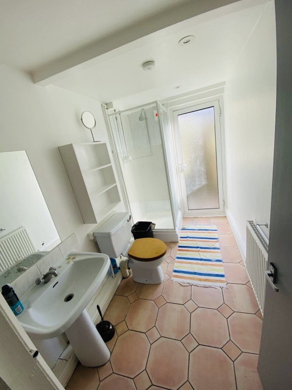 Room Kirchen Road in Greater London